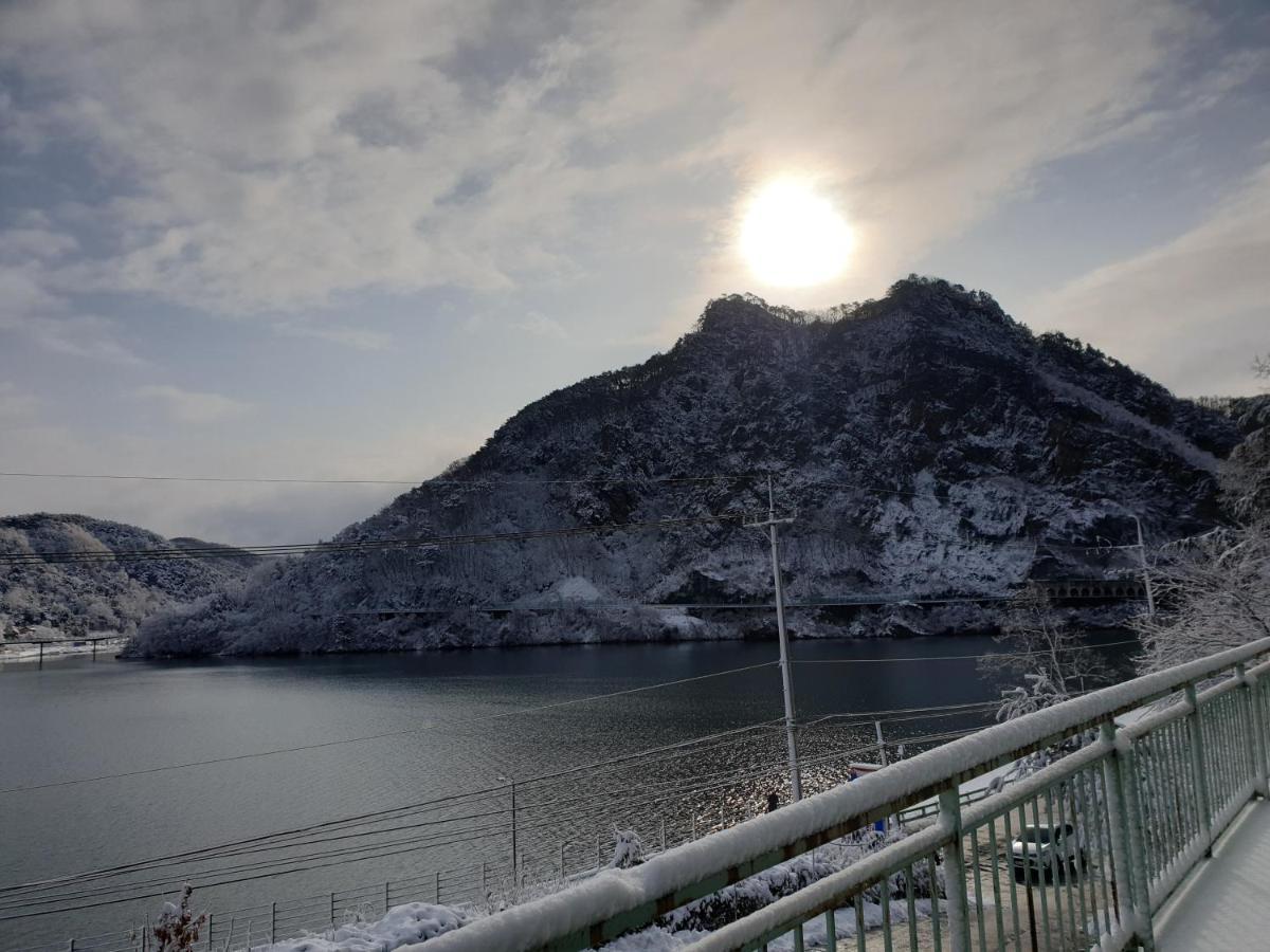 Lahoya Pension Chuncheon Esterno foto