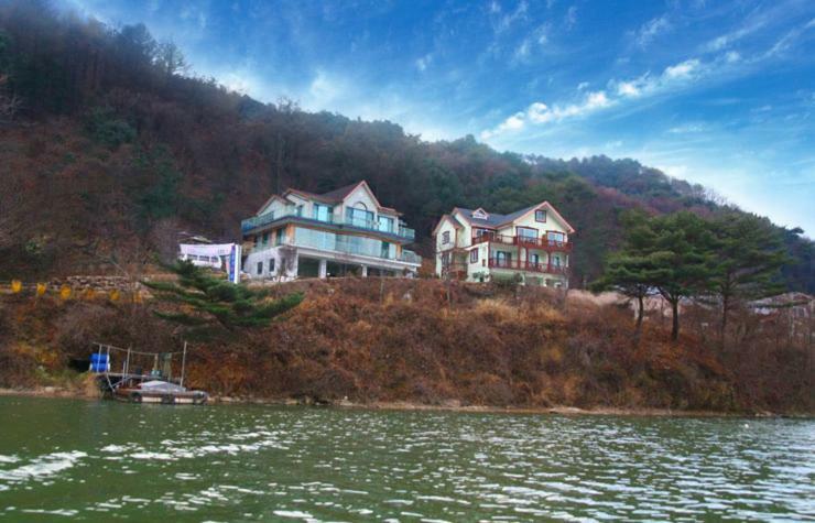Lahoya Pension Chuncheon Esterno foto