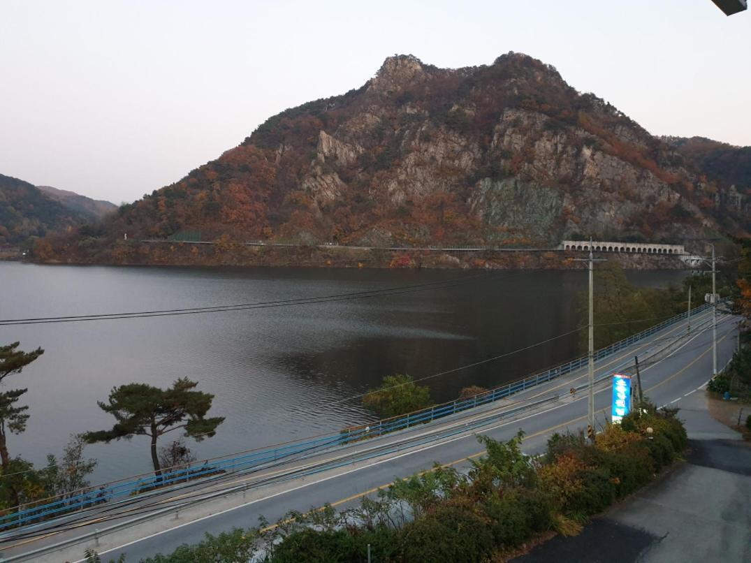 Lahoya Pension Chuncheon Esterno foto